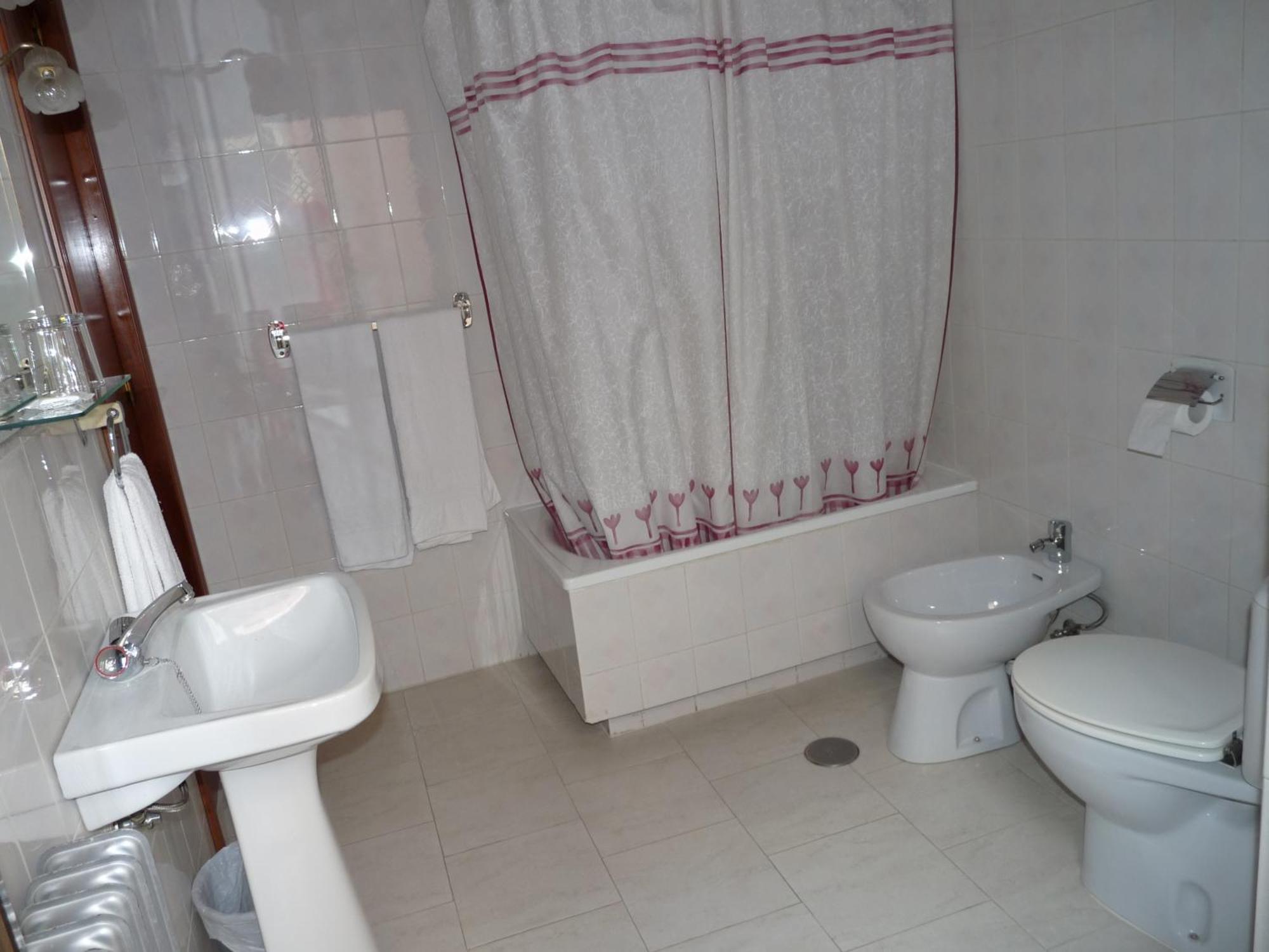 Hostal Fernandez Μαδρίτη Εξωτερικό φωτογραφία
