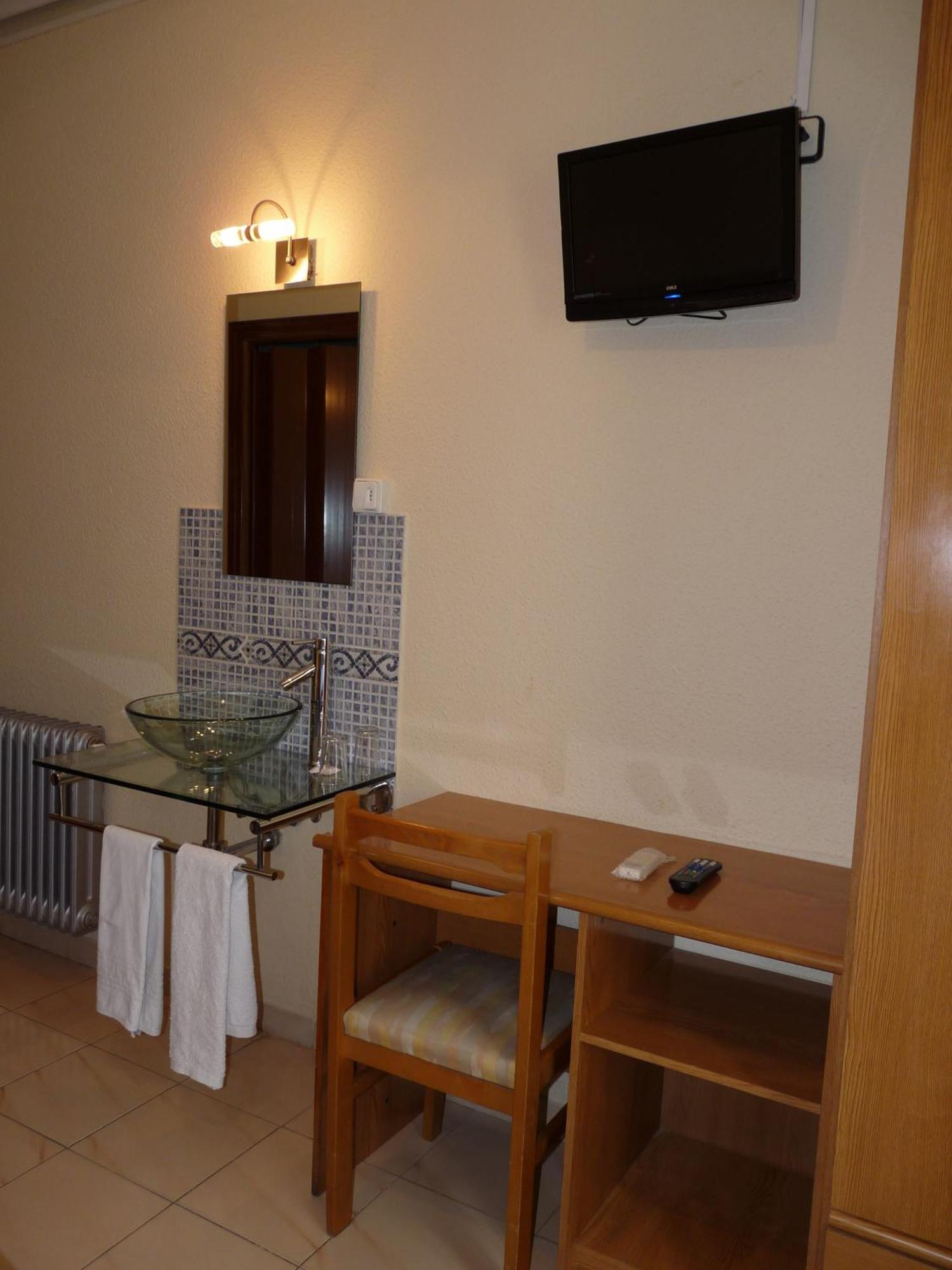 Hostal Fernandez Μαδρίτη Εξωτερικό φωτογραφία